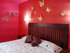 A bed or beds in a room at Nature Love