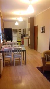 TV a/nebo společenská místnost v ubytování Hostel Imbir