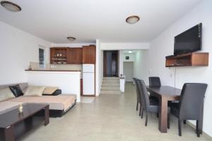 Kuchyň nebo kuchyňský kout v ubytování Apartments Spas
