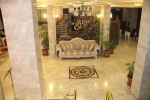 Posezení v ubytování Grand Ezel Hotel