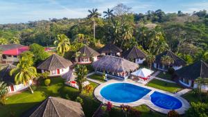 Bazén v ubytování Hotel Maribu Caribe nebo v jeho okolí