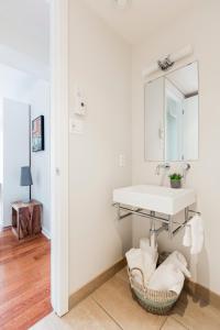 Gallery image of Suite Mont-Royal by MTLVacationRentals in Montréal