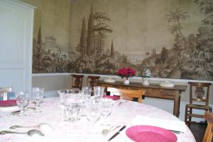 Fotografie z fotogalerie ubytování Château de Fontnoble v destinaci Biozat