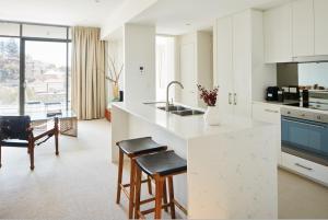 Kuchyň nebo kuchyňský kout v ubytování Nautica Residences Fremantle