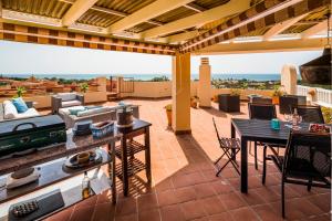 Balkón alebo terasa v ubytovaní La Reserva de Marbella Penthouse
