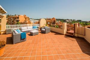 Balkón alebo terasa v ubytovaní La Reserva de Marbella Penthouse