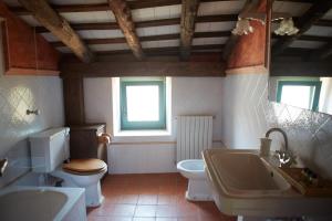Ein Badezimmer in der Unterkunft La Requisa