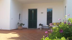 A garden outside Appartamento Giardinelli - Vale