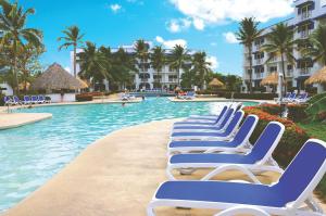 Playa Blanca Beach Resort - All Inclusive tesisinde veya buraya yakın yüzme havuzu