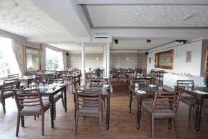 Restaurace v ubytování Lion Hotel & Studio Apartments