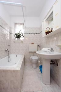 Kúpeľňa v ubytovaní Apartment Patricija 1208 + 37 fotografií