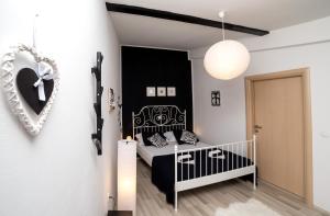 Gallery image of Apartments Zara in Petrcane