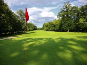 Golf v hotelu nebo okolí