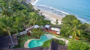 Utsikt mot bassenget på Beija Flor Exclusive Hotel & Spa eller i nærheten