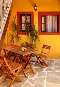 Foto da galeria de Antifanous Apartments in Ilha de Rhodes