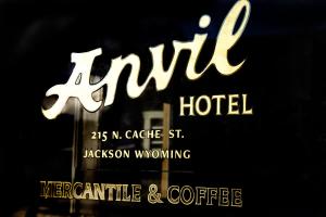 Certifikát, hodnocení, plakát nebo jiný dokument vystavený v ubytování Anvil Hotel