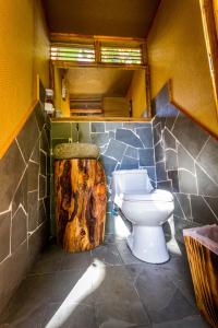 Uma casa de banho em Hotel Manavai