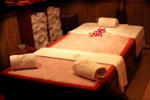 Cama ou camas em um quarto em Broadway Hotel