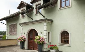 Rakennus, jossa guesthouse sijaitsee
