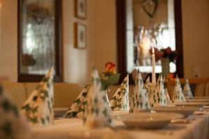 Un restaurante u otro lugar para comer en Gasthof Pöchhacker