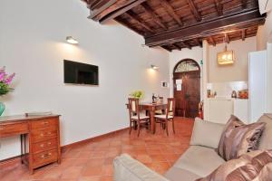 A television and/or entertainment centre at Cancelleriadieci