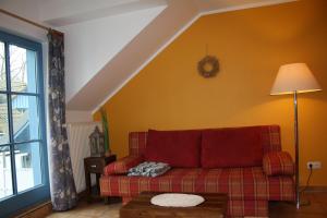 Ein Sitzbereich in der Unterkunft Ferienwohnung Urte in Putgarten , Kap Arkona Rügen