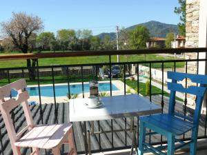 A view of the pool at Gocek Riviera Apart or nearby