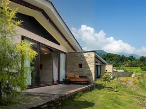 Jardí fora de The Pavilions Himalayas The Farm