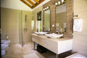 A bathroom at Villa at Sea Horse Ranch Resort