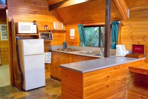 A kitchen or kitchenette at Mt Glorious Getaways