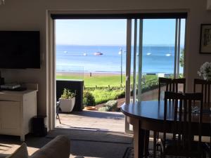 Imagem da galeria de Beach Side B & B em Auckland