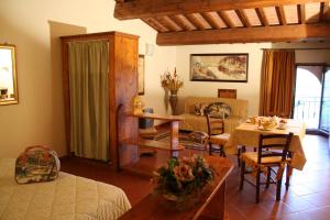 Coin salon dans l'établissement Il Borgo di Villa Castelletti Country Hotel