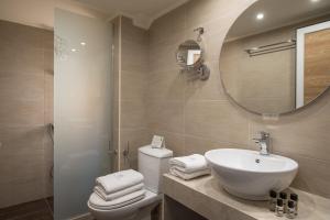 Kúpeľňa v ubytovaní Infinity City Boutique Hotel + 37 fotografií