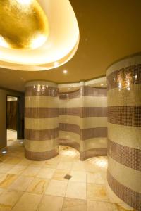 A bathroom at Hotel Maximilian