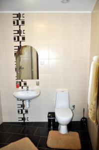 Koupelna v ubytování Fortuna + 22 fotografií