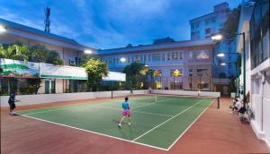 Pista de tennis o esquaix a Grand Hotel Vung Tau o a prop