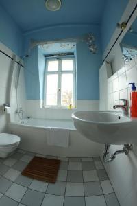 Koupelna v ubytování Dampfschiff Radebeul-Altkö