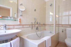 Koupelna v ubytování Hotel Kaiserin Elisabeth
