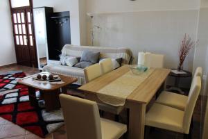 Posedenie v ubytovaní Apartment MIS Floura