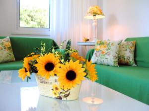 A seating area at Villa Kiza Apartments