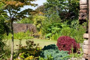 Сад в Craigievar Guest House