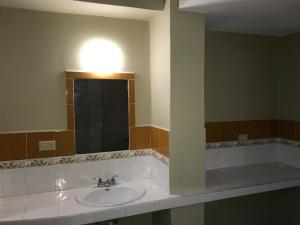 Phòng tắm tại Hotel Conchita