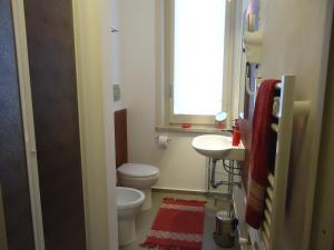 A bathroom at Terrazze Villanova