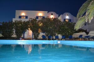 The swimming pool at or close to Melina Hotel