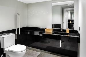 Koupelna v ubytování Hotel Atalaia