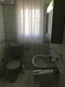 A bathroom at Villa Elena