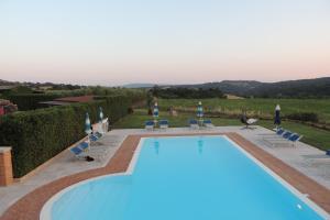 Bazén v ubytování Agriturismo Il Cavallino Saturnia nebo v jeho okolí + 37 fotografií