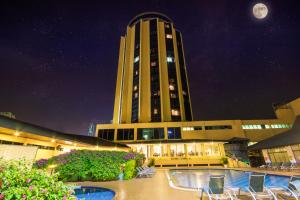 O edifício em que o hotel se localiza