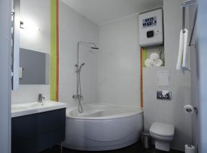 Koupelna v ubytování Hotel Admiral
