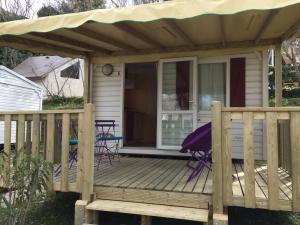 Balkón nebo terasa v ubytování Camping les Orangers